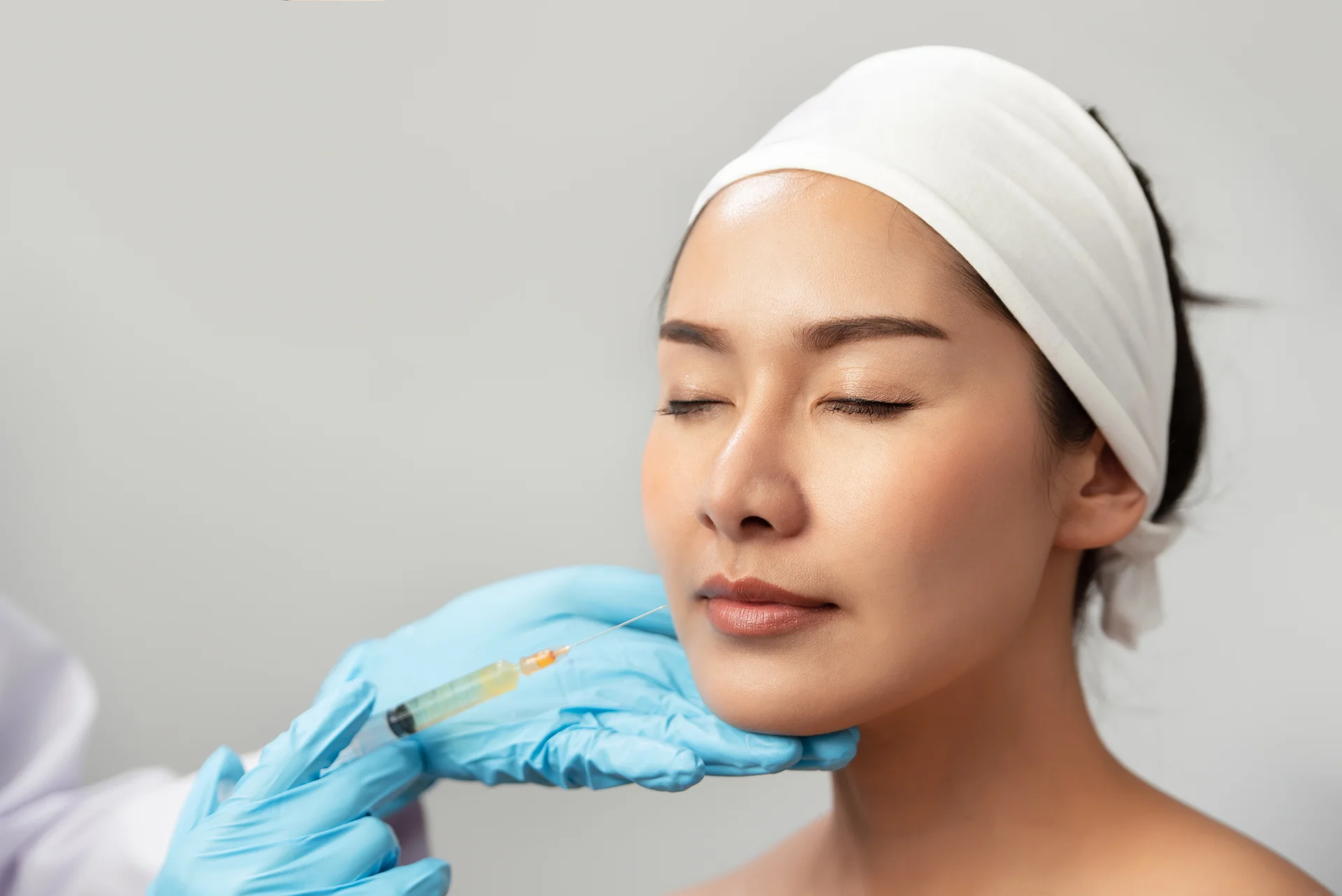 a woman having cheek fillers|||