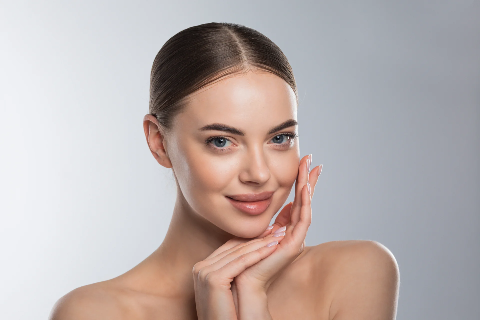 how long does it take dermal fillers to work|a woman get dermal filler treatment at Dr. Lanna Aesthetics' beauty clinic