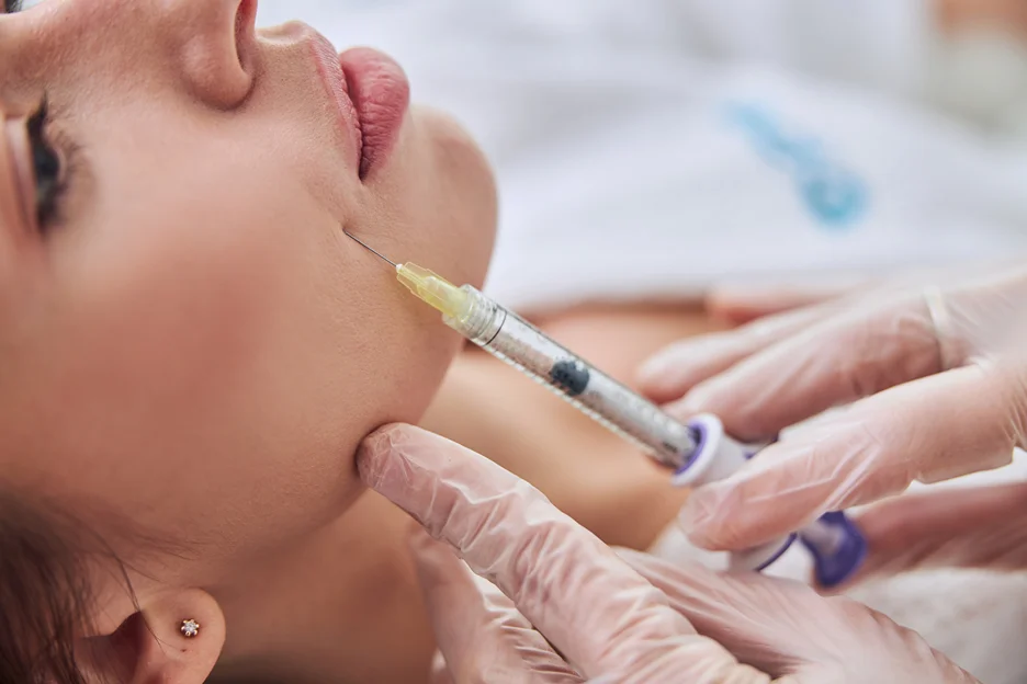 an medical injector performs dermal filler