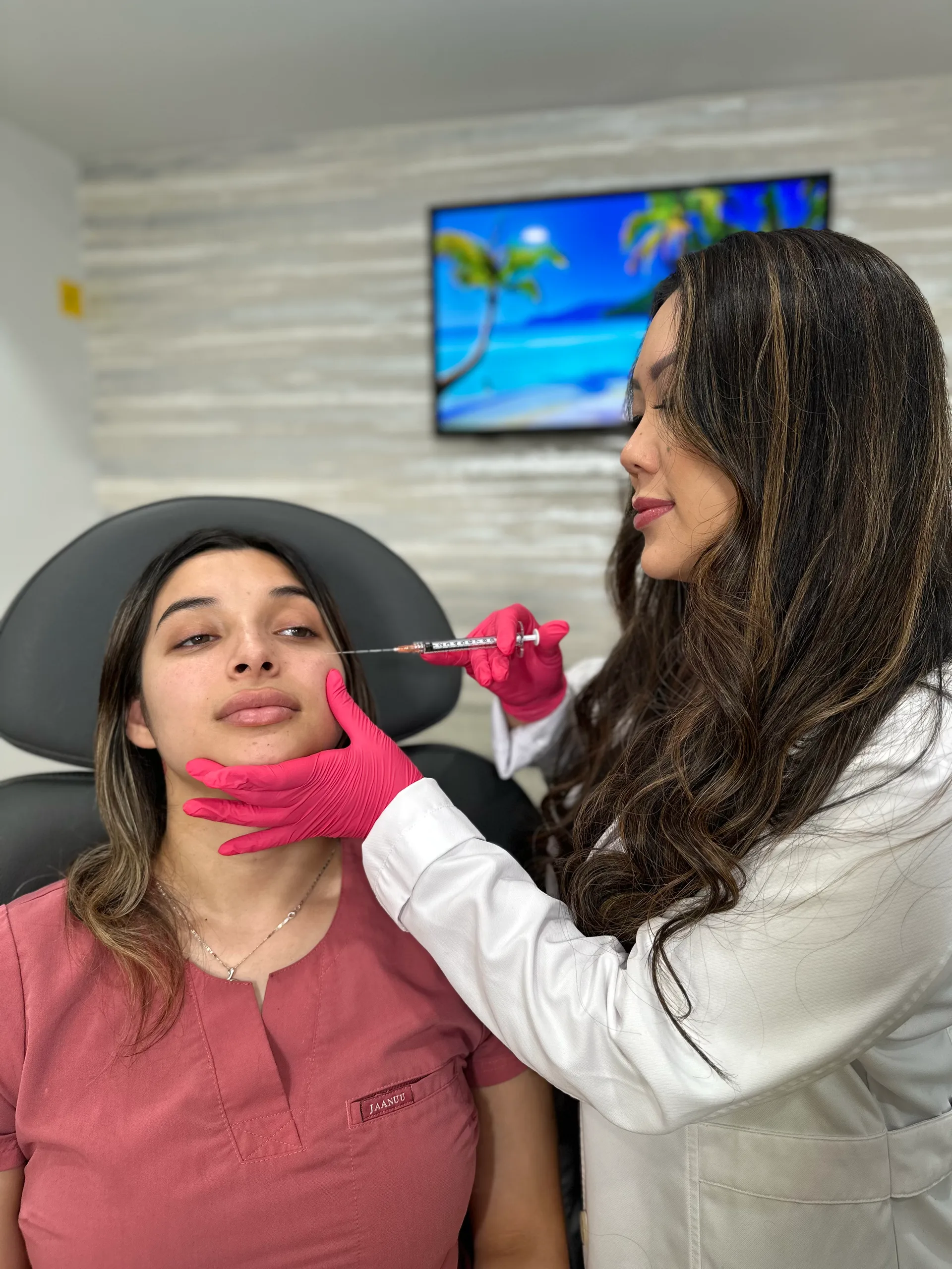 How the Celebrity Non-Surgical Facelift Is Performed