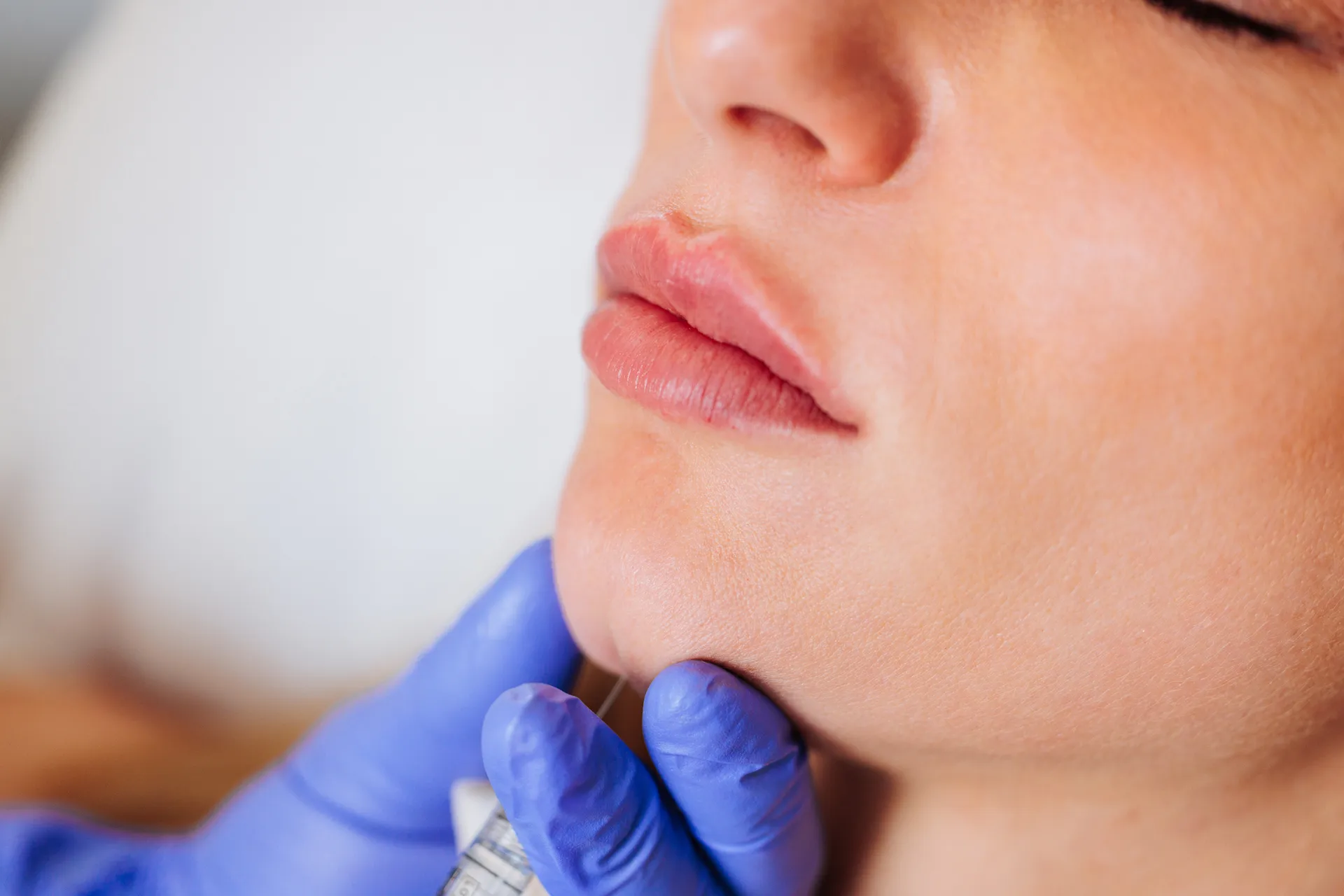 The Origin of the Celebrity Non-Surgical Facelift